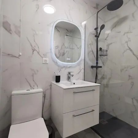 Cozy 36 M With Balcony Perfect For 2 Διαμέρισμα