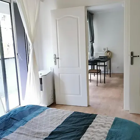 アパート Cozy 36 M With Balcony Perfect For 2 *