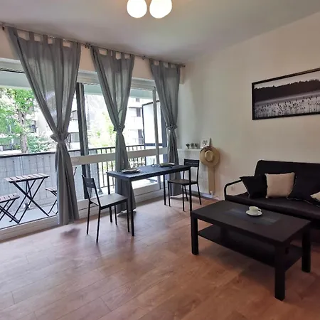 Cozy 36 M With Balcony Perfect For 2 アパート Mérignac