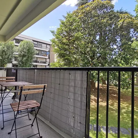 Cozy 36 M With Balcony Perfect For 2 アパート